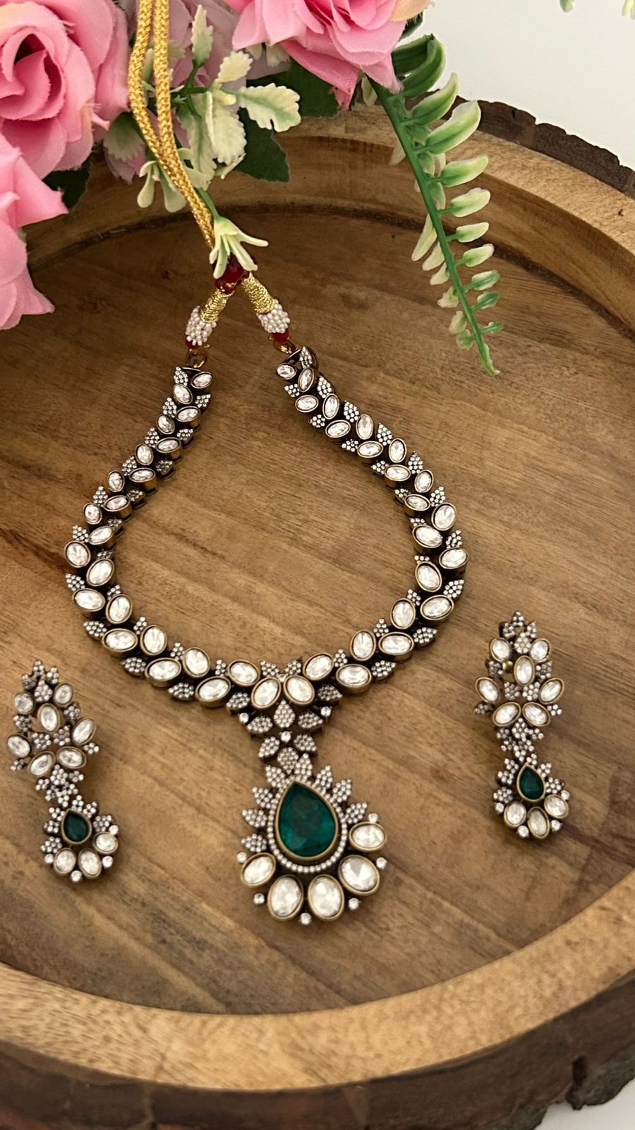 Mozonite Kundan Necklace Set with Green Pendant & Earrings for Women